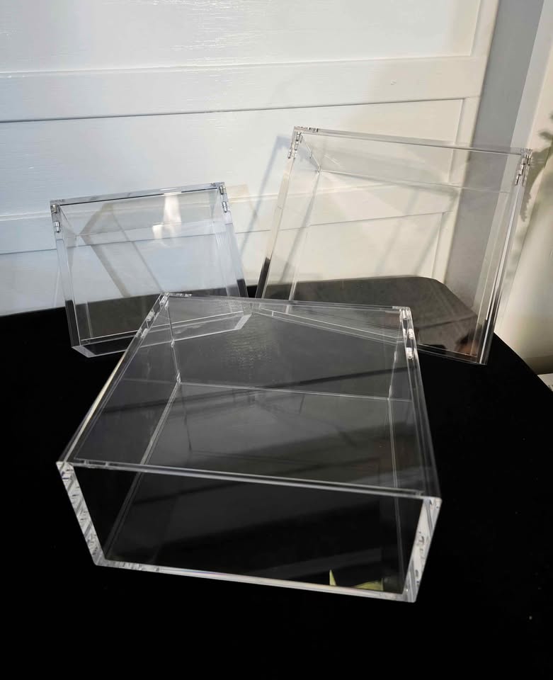 Magnetic Acrylic Cases
